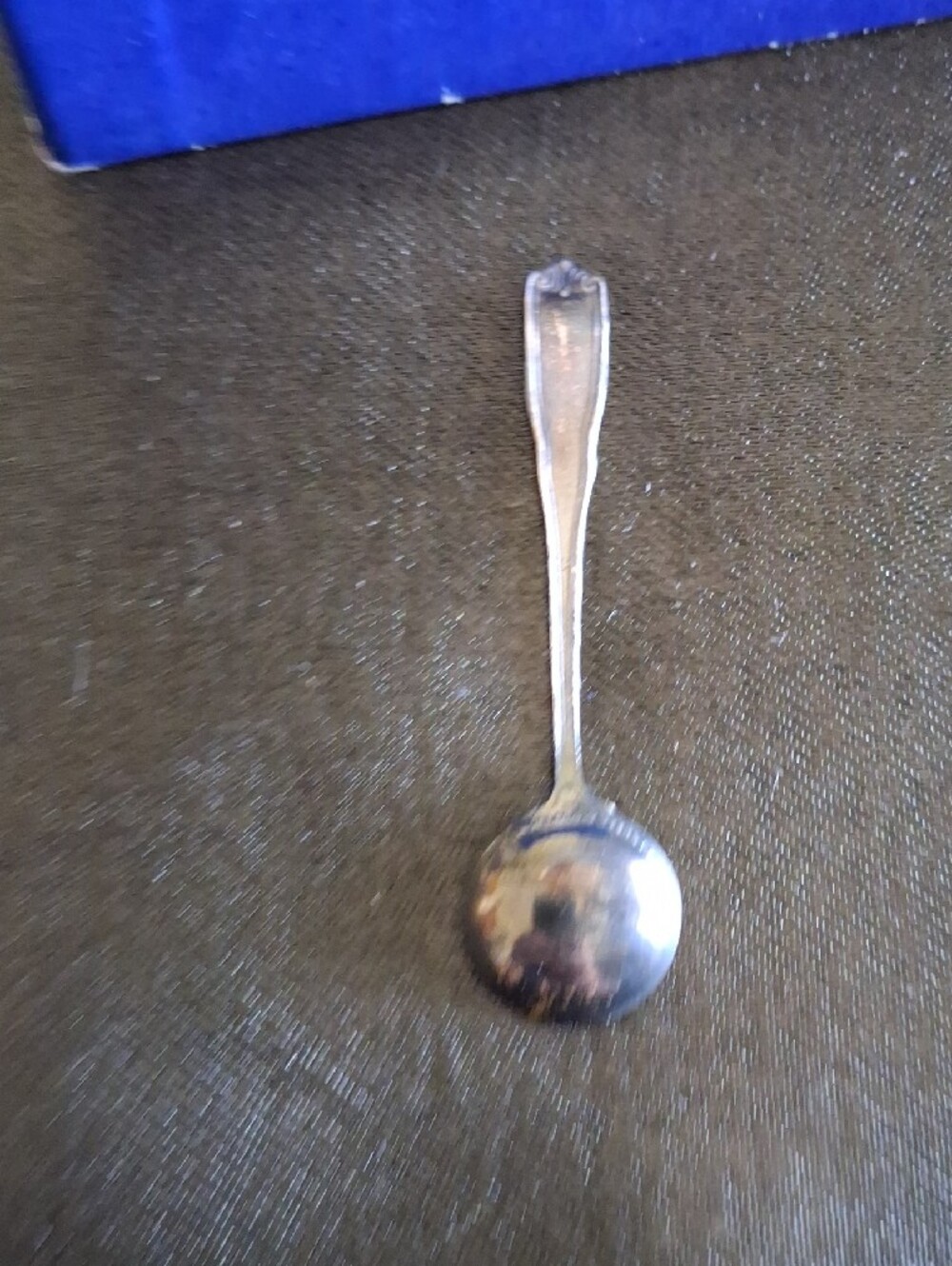 WESTMORLAND Silver Salt Cellar and Spoon Set - Silver - Picture 4 of 5